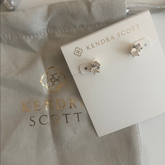 Kendra Scott Gold Heart Stud Earrings With Dust Bag. - Picture 3 of 7